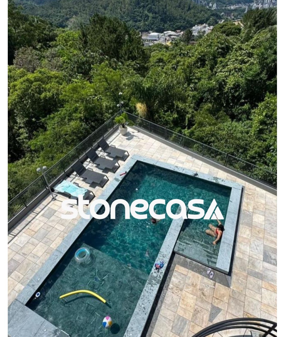 Piscina em Pedra-Sabão Verde Stone Casa Pedra-Sabão Verde Stone Casa em piscina de alto padrão