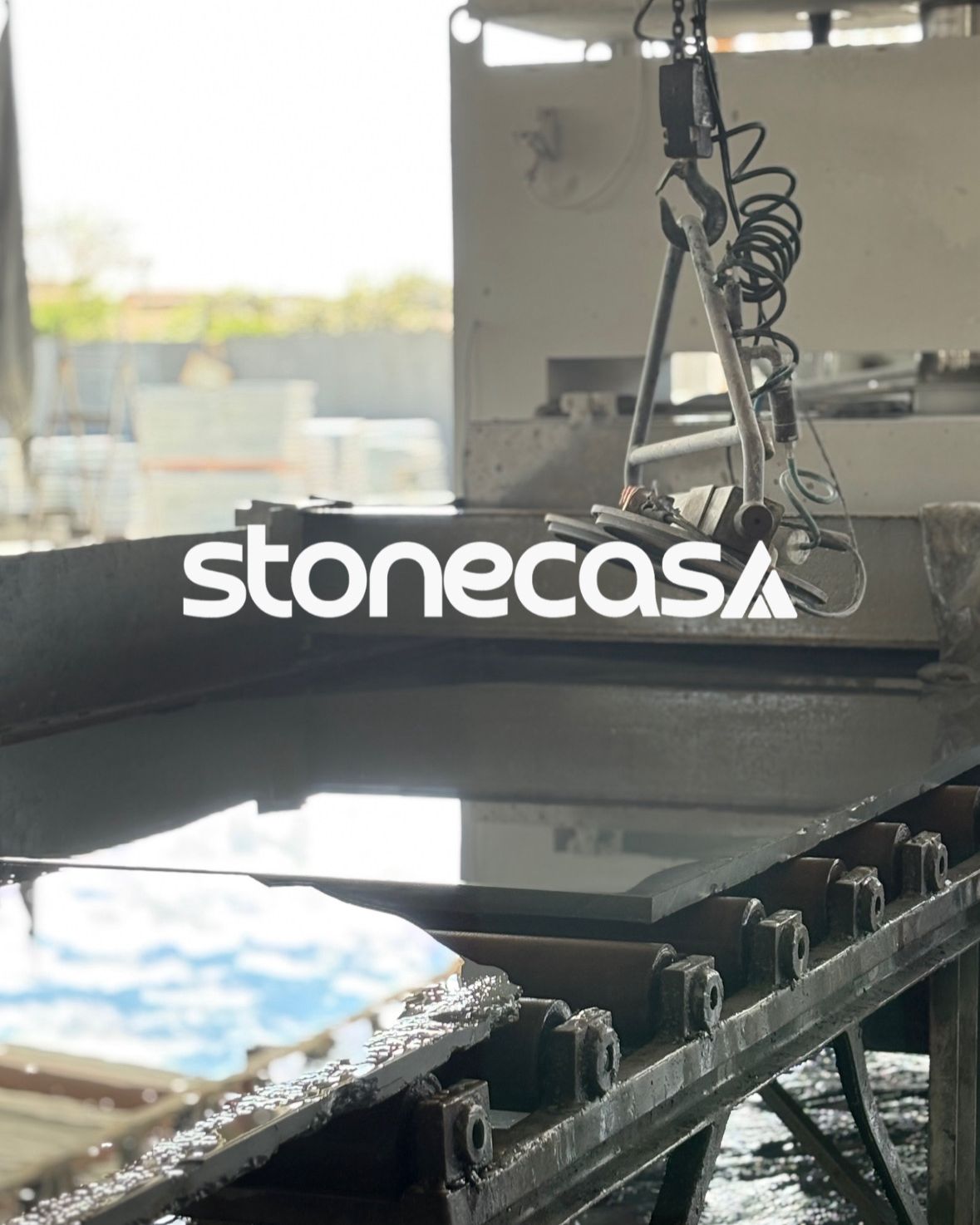 Ardósia Monolítico Black e Pedra Sabão Stone Casa textura escovada ardósia monolítico black e pedra sabão verde em projeto arquitetônico stone casa