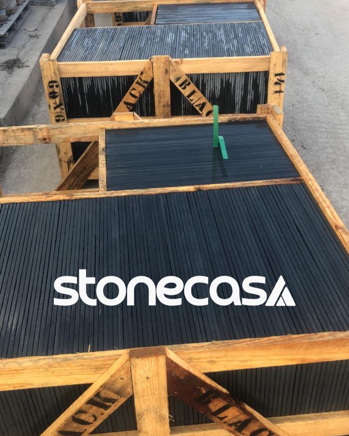 Elegância e Durabilidade com Pisos de Ardósia Preta | Blog Stone Casa elegancia-e-durabilidade-com-pisos-de-ardosia-preta