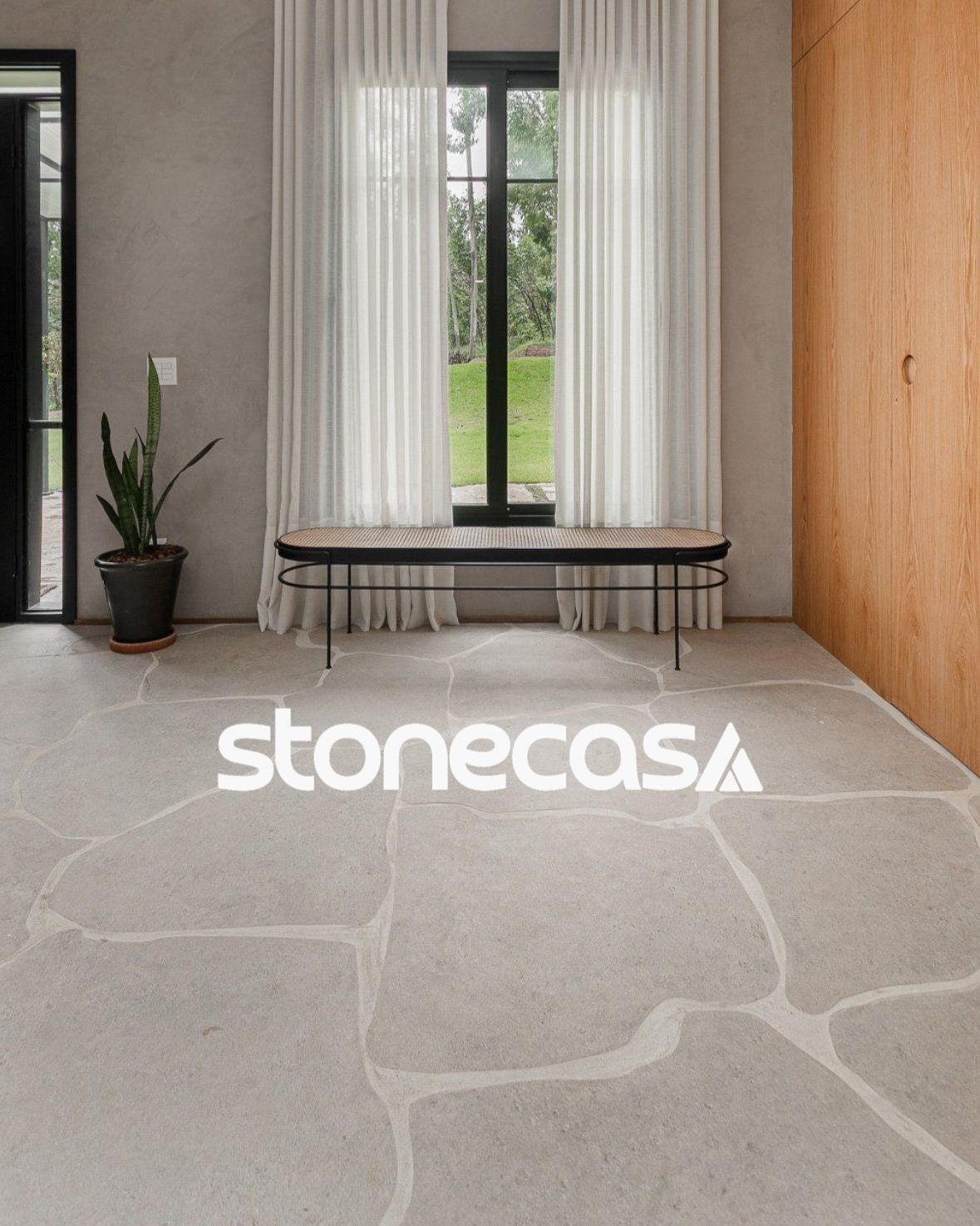 Lajinha Laminada Granito Rustico | Stone Casa lajinha laminada aplicada em parede com acabamento natural