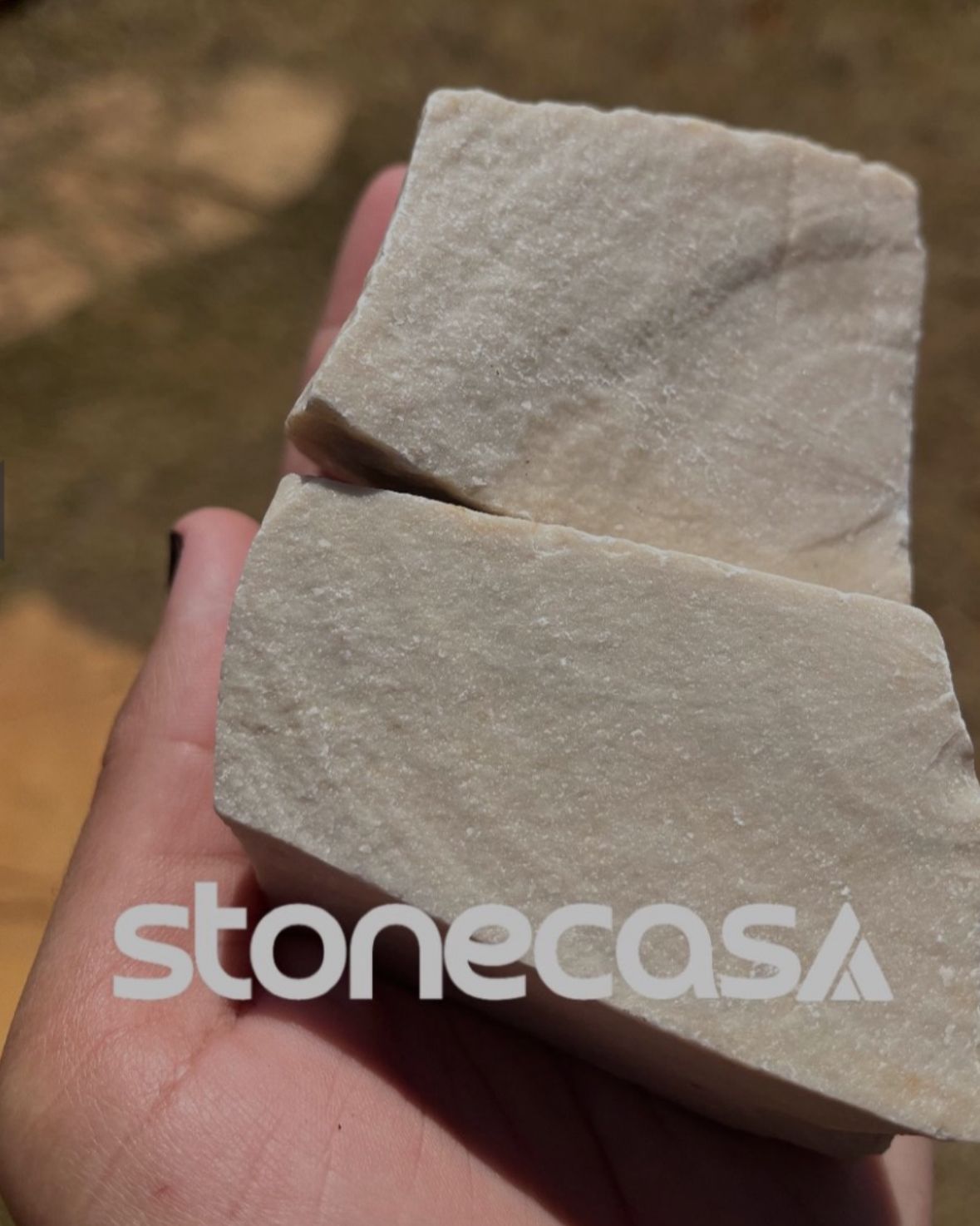 pedra portuguesa natural stone casa mosaico para calçada e jardim | Stone Casa pedra portuguesa bege preta e vermelha stone casa calçada e piso externo