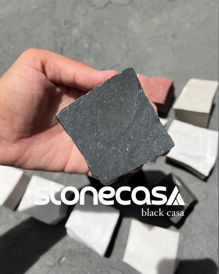 pedra portuguesa natural stone casa mosaico para calçada e jardim | Stone Casa pedra portuguesa bege preta e vermelha stone casa calçada e piso externo