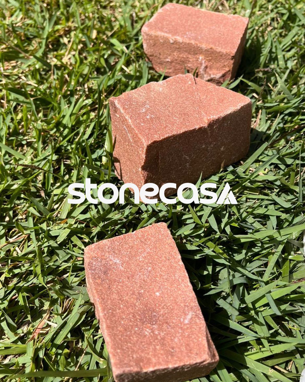 Pedra Portuguesa Vermelho Suave | Pedra Portuguesa Ametista Vermelho Suave Stone Casa® — Pedras Naturais Eco-Friendly Pedra Portuguesa Vermelho Suave — Pedra Portuguesa Ametista Vermelho Suave Stone Casa® eco-friendly