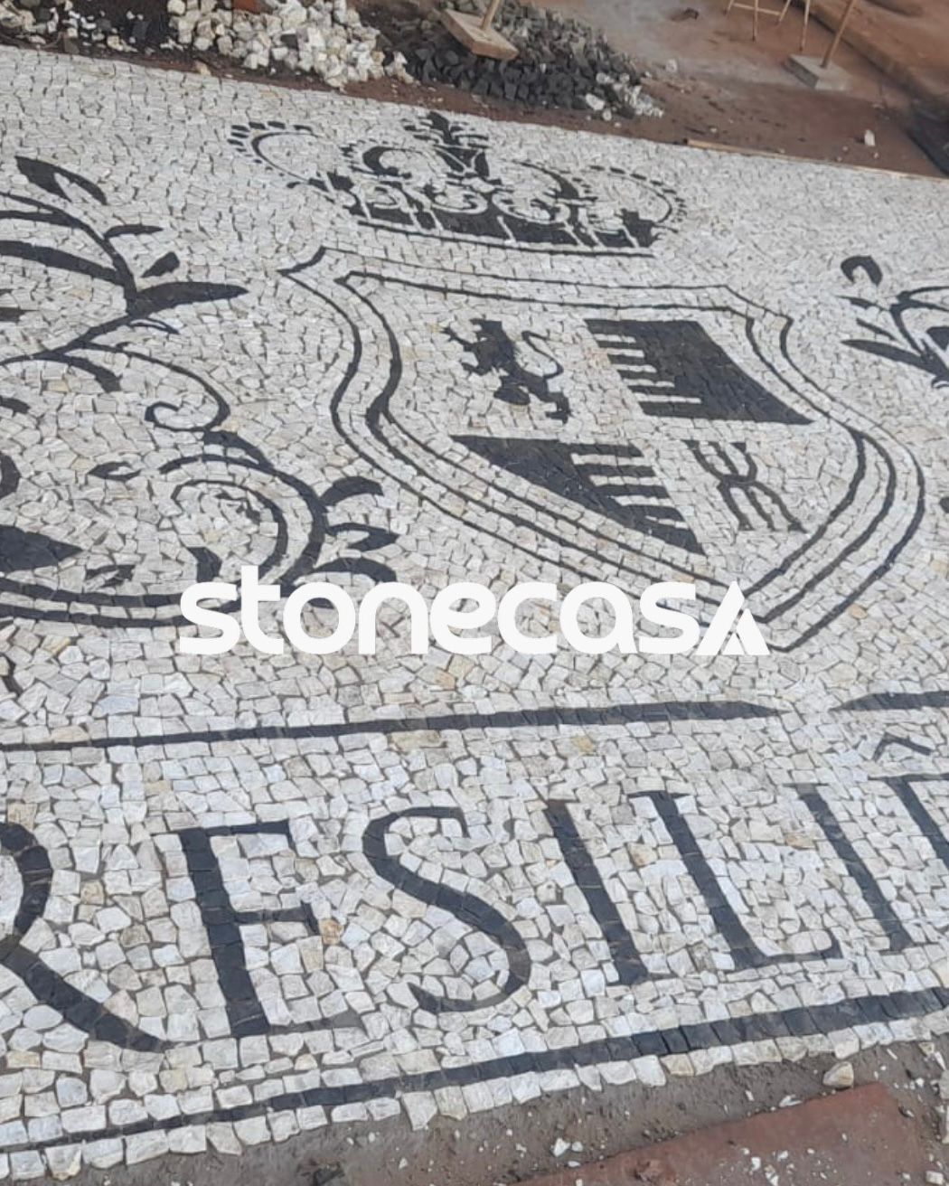 projetos com pedra portuguesa em calçadas e mosaicos | Stone Casa projetos com pedra portuguesa calçada mosaico externo stone casa