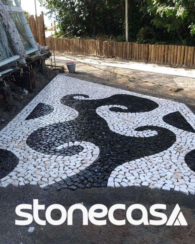 Mosaico de Pedra Portuguesa Preta | Stone Casa mosaico de pedra portuguesa preta Stone Casa piso externo calçada paisagismo