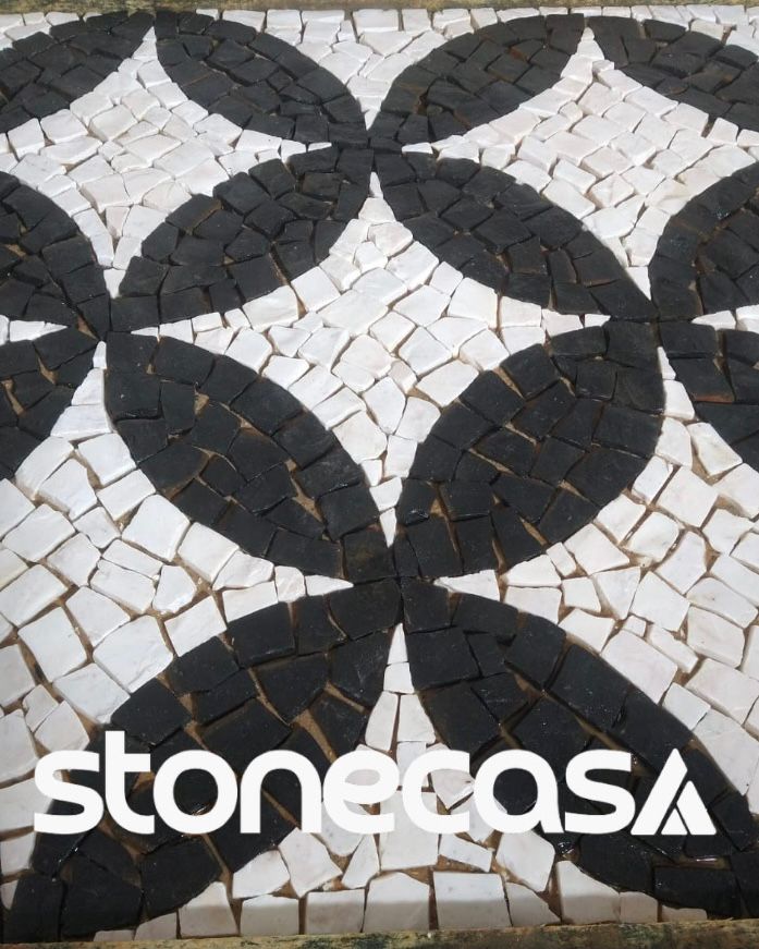 A Magnificência da Pedra Portuguesa Preta em Mosaicos