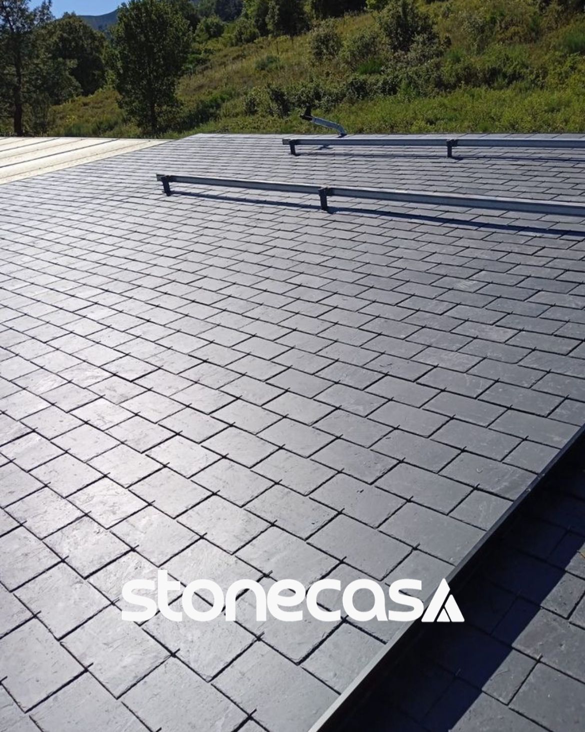 Guia Técnico de Instalação de Telhas de Ardósia | Stone Casa instalacao-de-telhas-de-ardosia-natural-telhado-inclinado